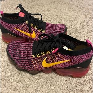 Women's size 7 Nike vapor max
